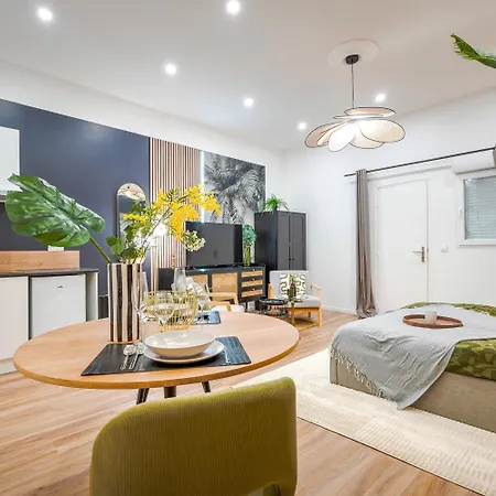 Urban Chic Hypercentre, Double בורדו